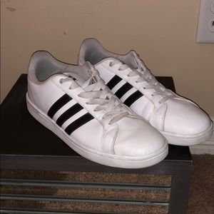 ADIDAS- Neo Smiths